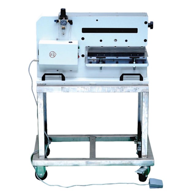 Guillotine depaneling machine